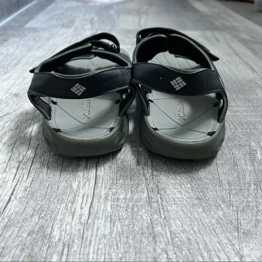 Columbia sandals black